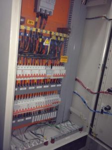 Gabinete Electrico Ordenado - Redes de Cableado Estructurado